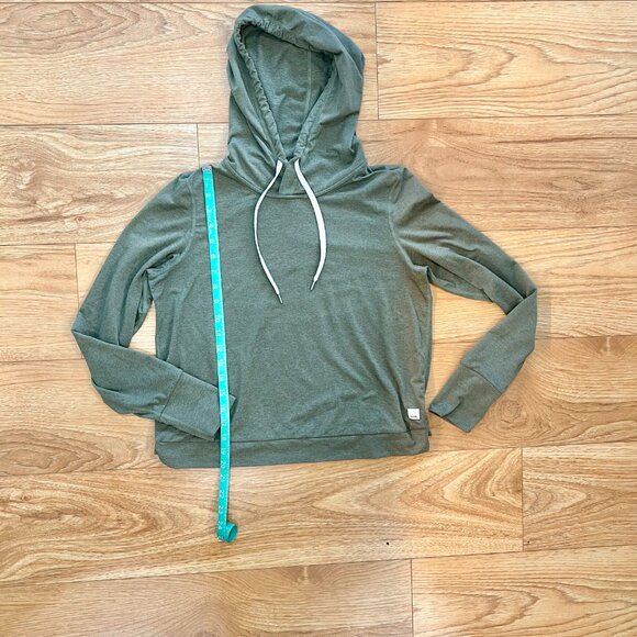 Vuori, Women's Halo Essential Hoodie in Green - Picture 4 of 7